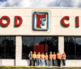Credit union volunteers at the Food City in Oliver Springs.